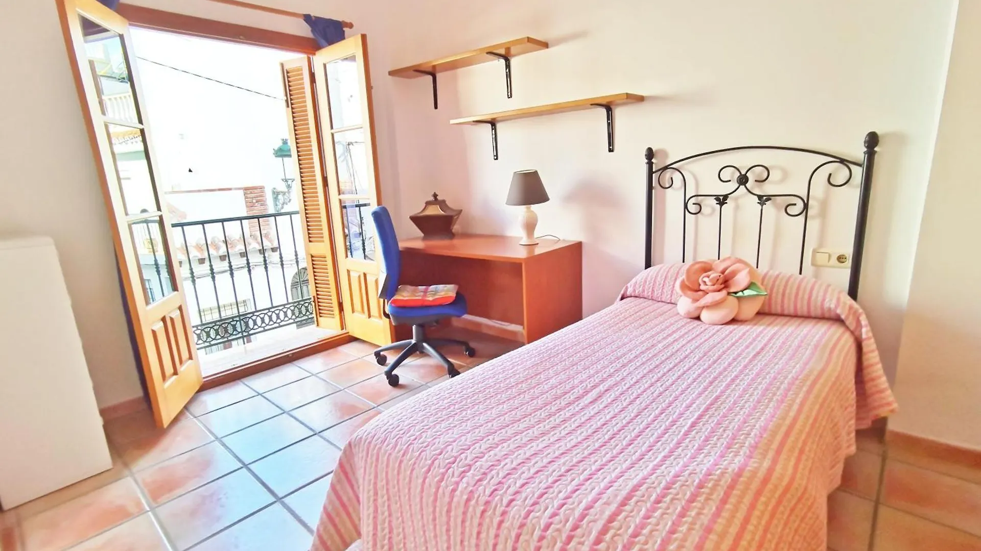 Casa Familia Carabeo Villa Nerja 0*,  Spain