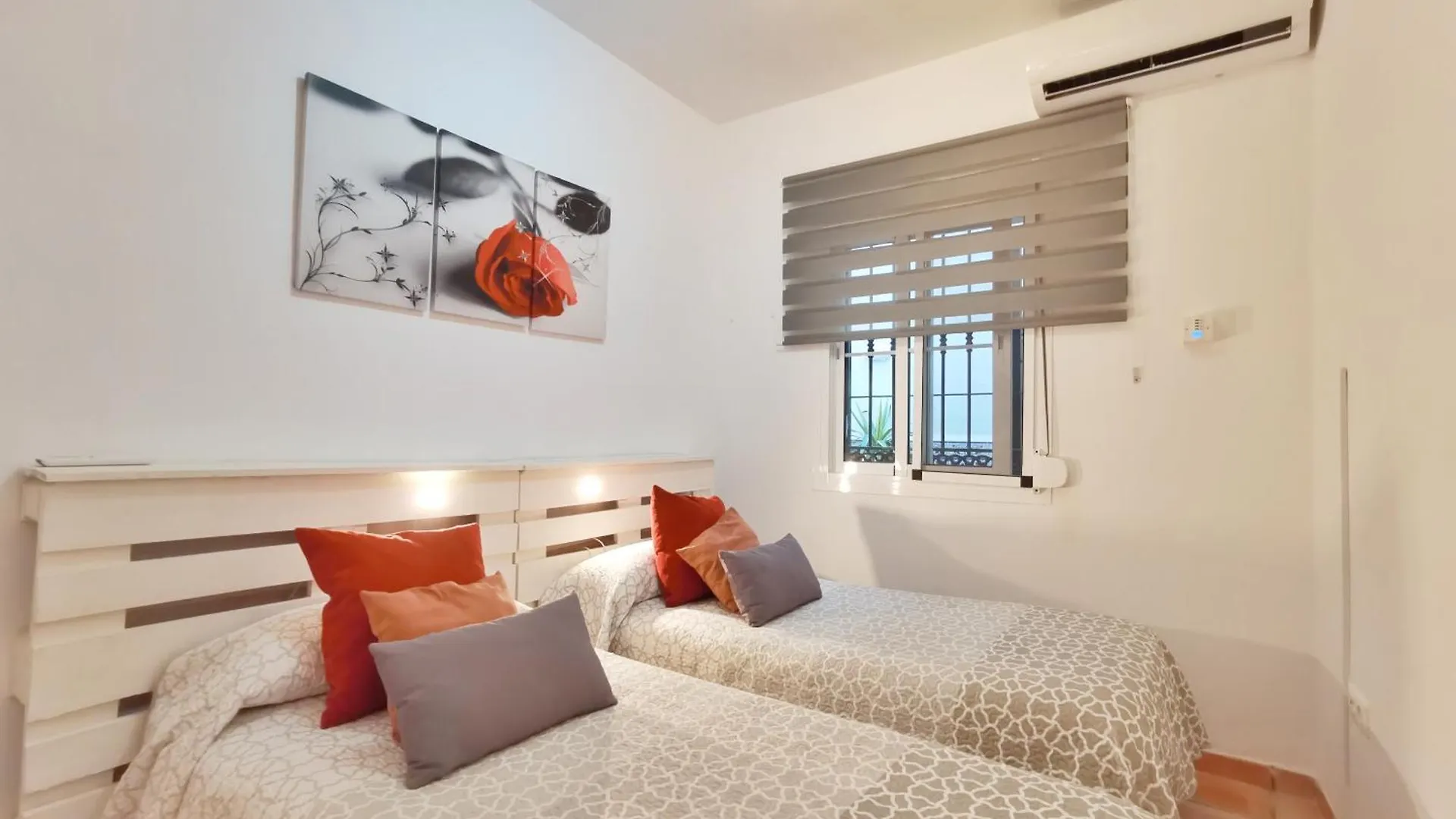 Casa Familia Carabeo Villa Nerja